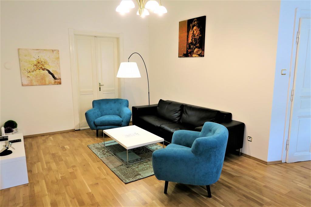 Old Town Square Superior Apartments - Valentin Прага Екстериор снимка