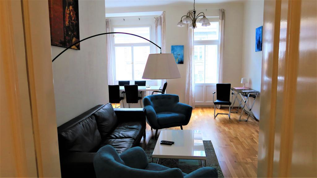 Old Town Square Superior Apartments - Valentin Прага Екстериор снимка